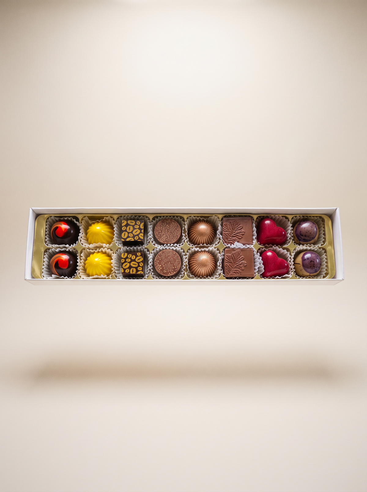 Æske med fyldte chokolader